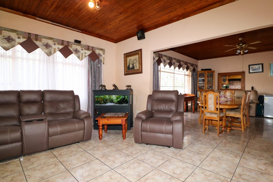 4 Bedroom Property for Sale in La Hoff North West